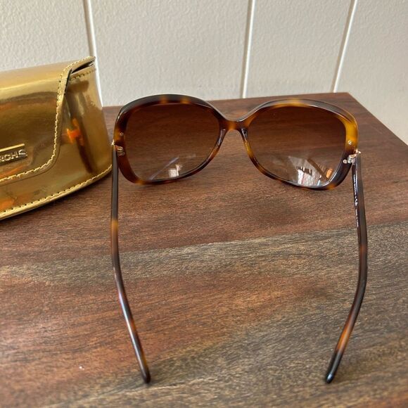 Tory Burch Oversized Gradient Sunglasses - Picture 4 of 12